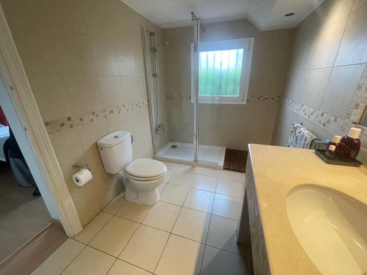 Chalet de 6 habitaciones en Marbella en venta - 1.795.000 € (Ref: 9529397)