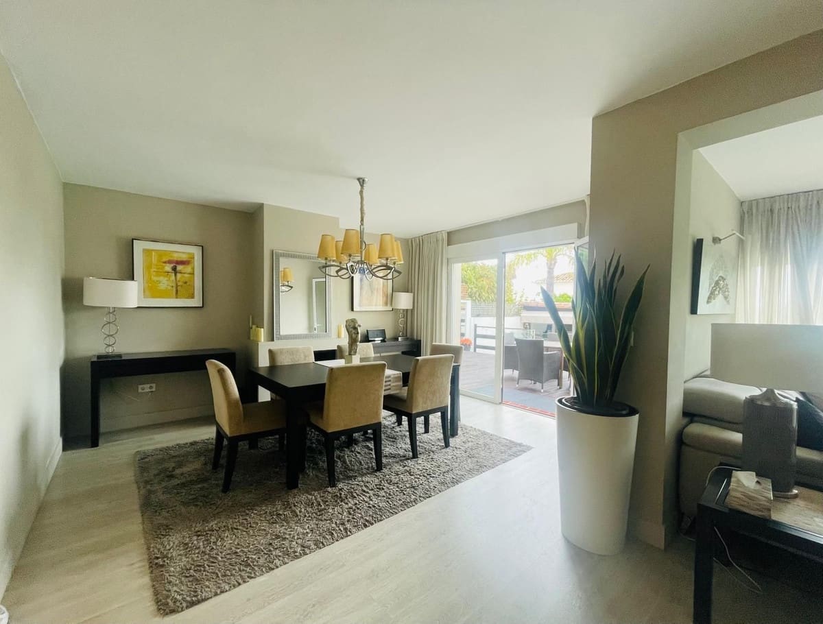 Chalet de 6 habitaciones en Marbella en venta - 1.795.000 € (Ref: 9529397)