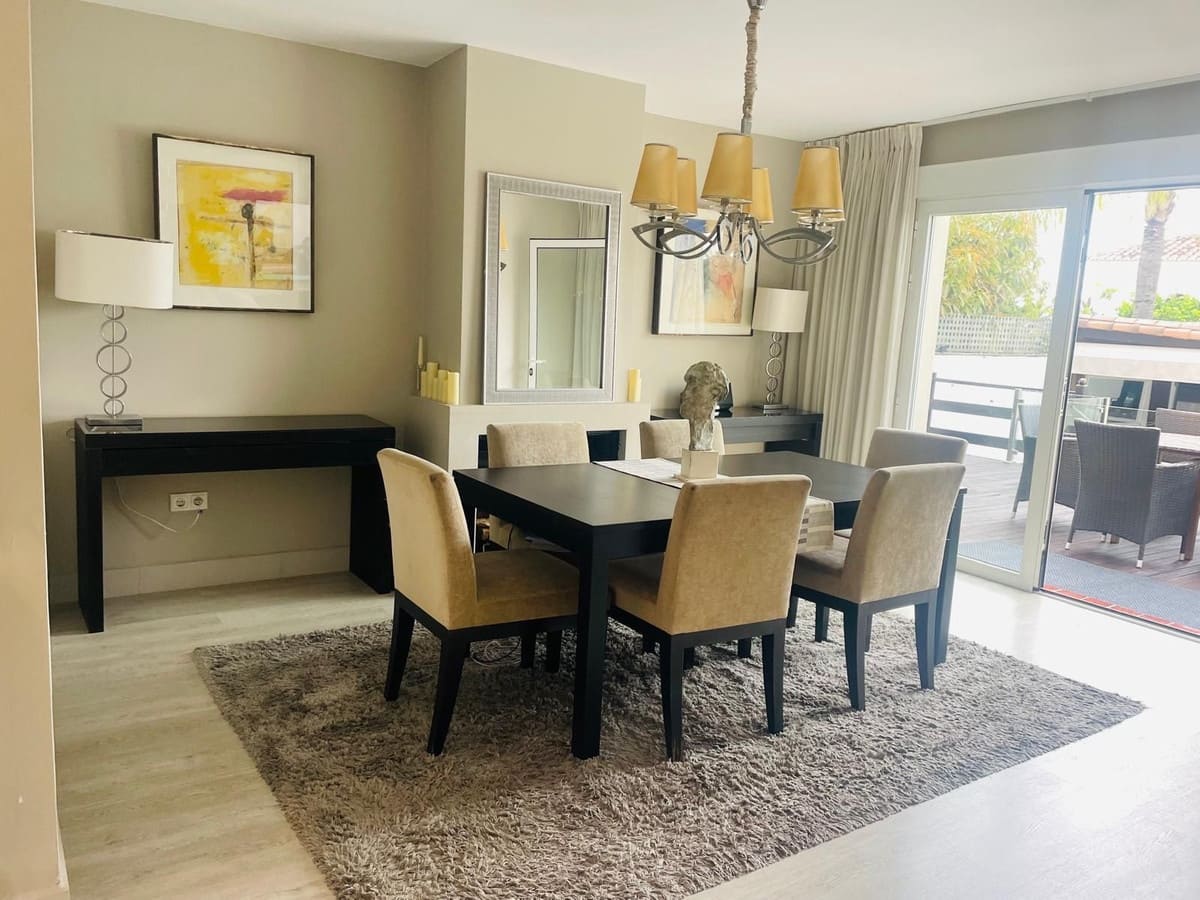 Chalet de 6 habitaciones en Marbella en venta - 1.795.000 € (Ref: 9529397)