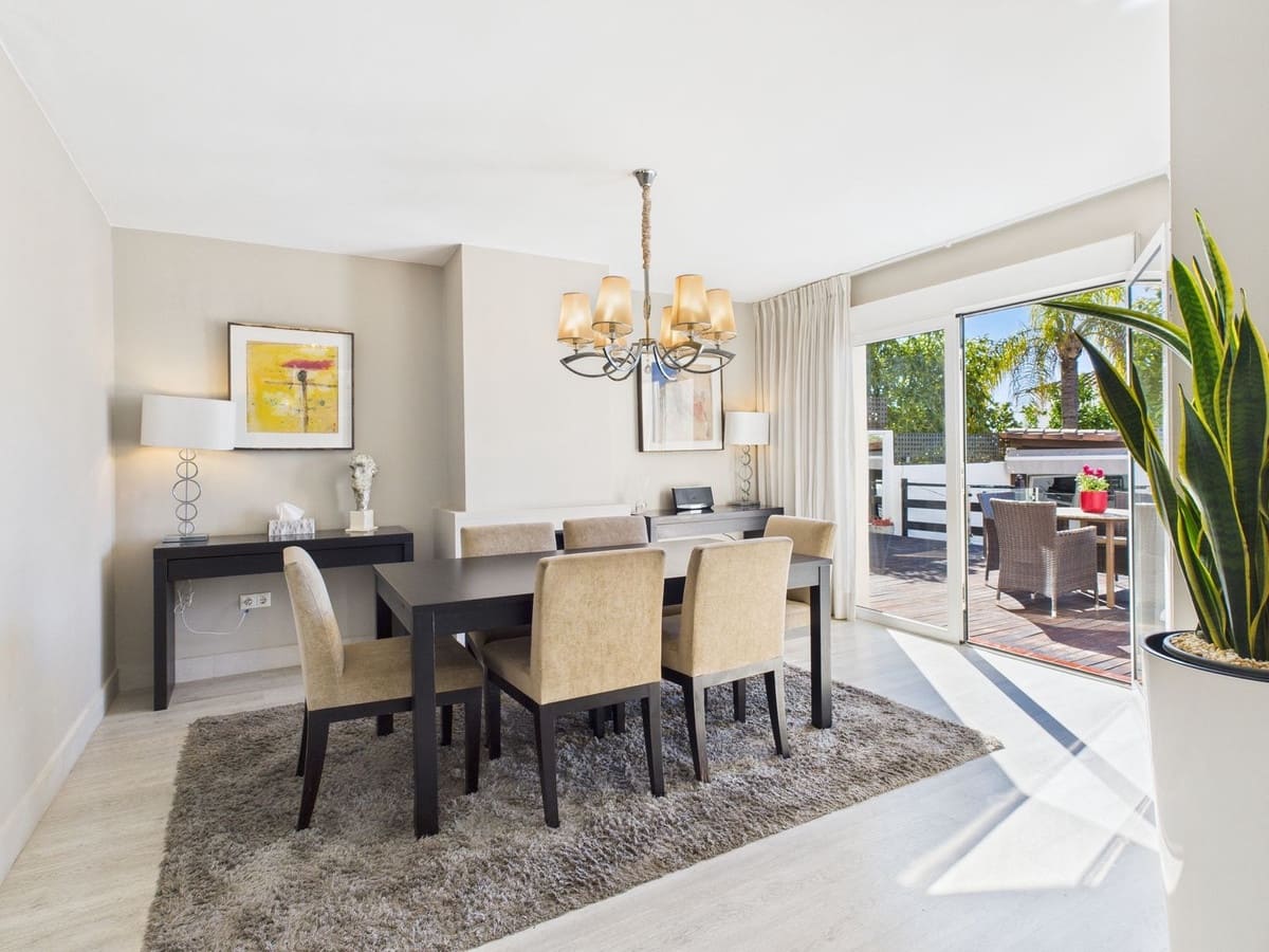 6 chambre Villa/Maison à vendre à Marbella - 1 795 000 € (Ref: 9529397)