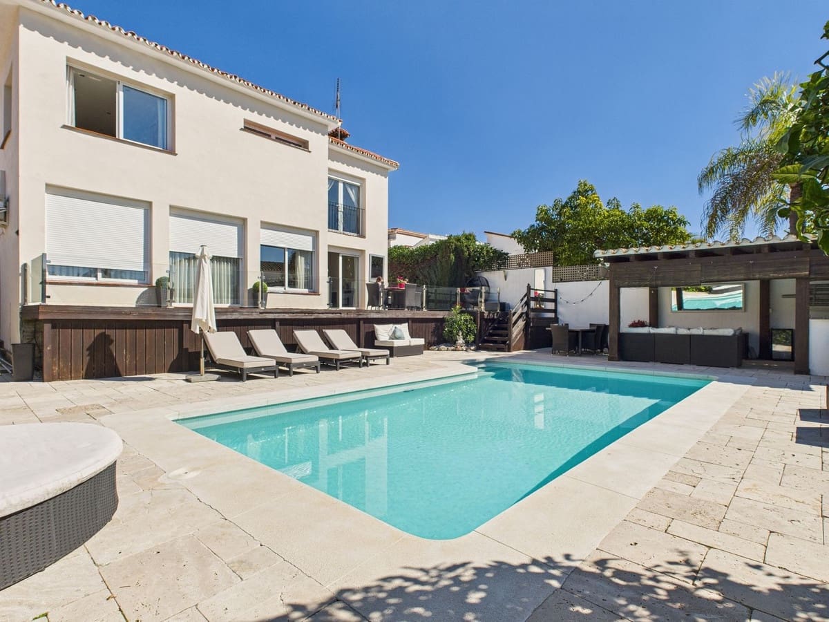6 chambre Villa/Maison à vendre à Marbella - 1 795 000 € (Ref: 9529397)