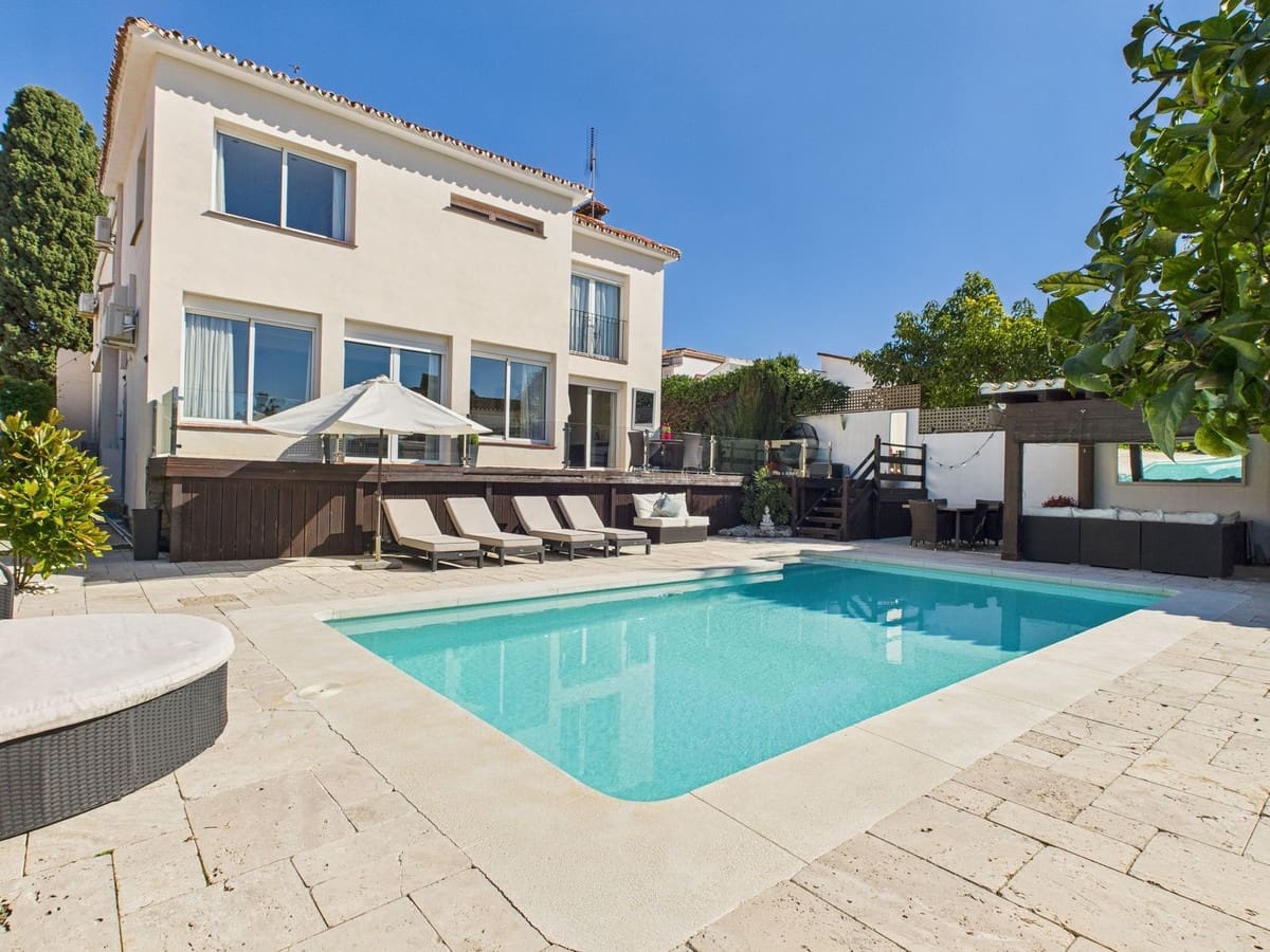 6 chambre Villa/Maison à vendre à Marbella - 1 795 000 € (Ref: 9529397)