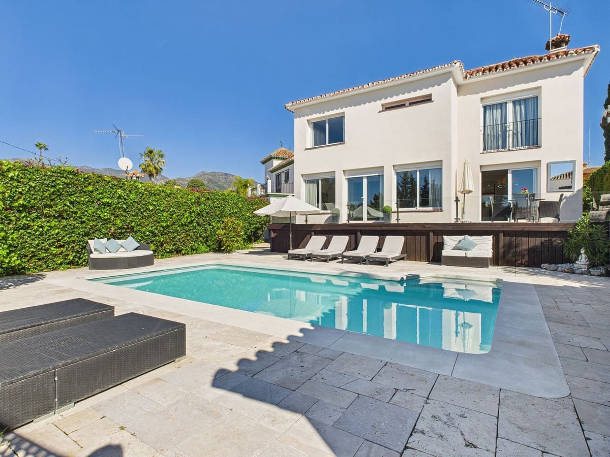 6 chambre Villa/Maison à vendre à Marbella - 1 795 000 € (Ref: 9529397)