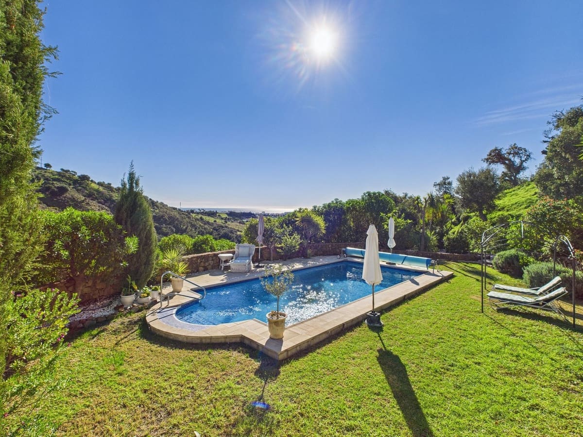 4 soveværelse Villa til salg i Estepona - € 1.195.000 (Ref: 9529398)