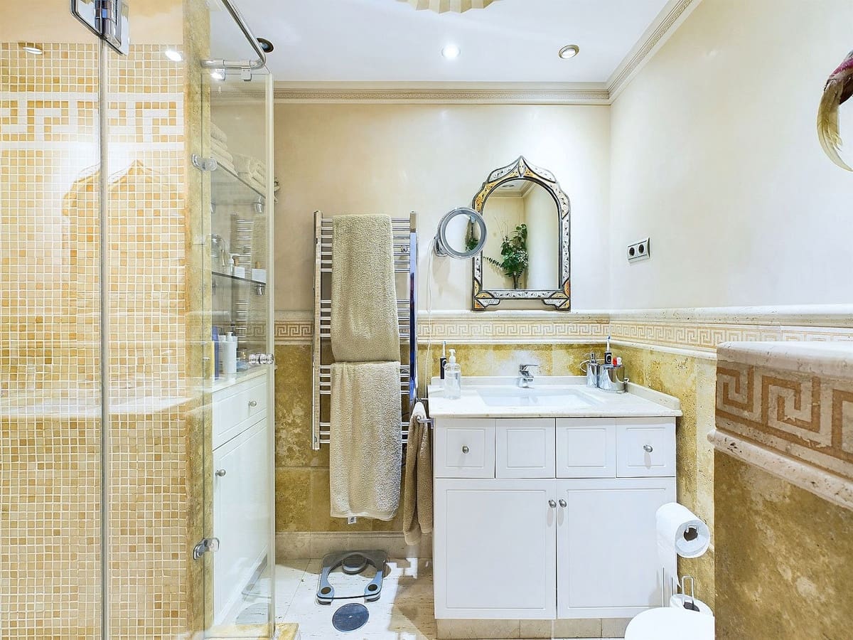 3 quarto Apartamento para venda em Estepona - 700 000 € (Ref: 9550570)