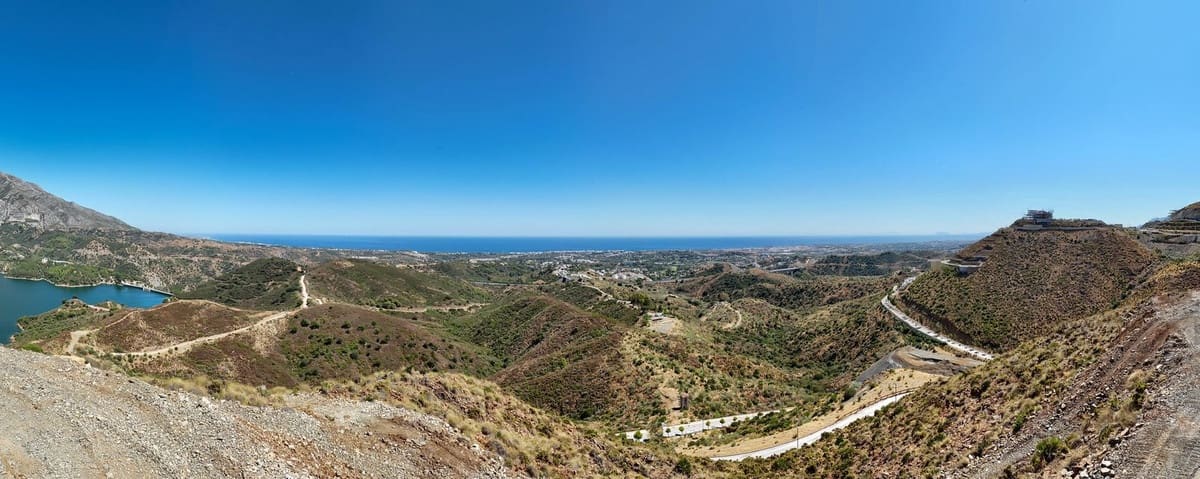 3 quarto Apartamento para venda em Benahavis - 2 100 000 € (Ref: 9550571)