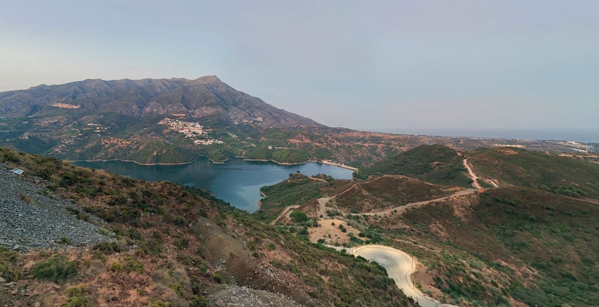 3 quarto Apartamento para venda em Benahavis - 2 100 000 € (Ref: 9550571)