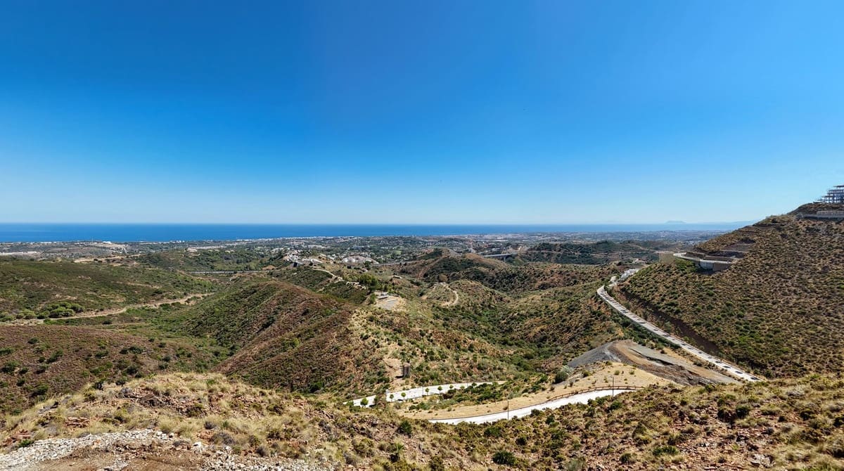 3 quarto Apartamento para venda em Benahavis - 2 100 000 € (Ref: 9550571)