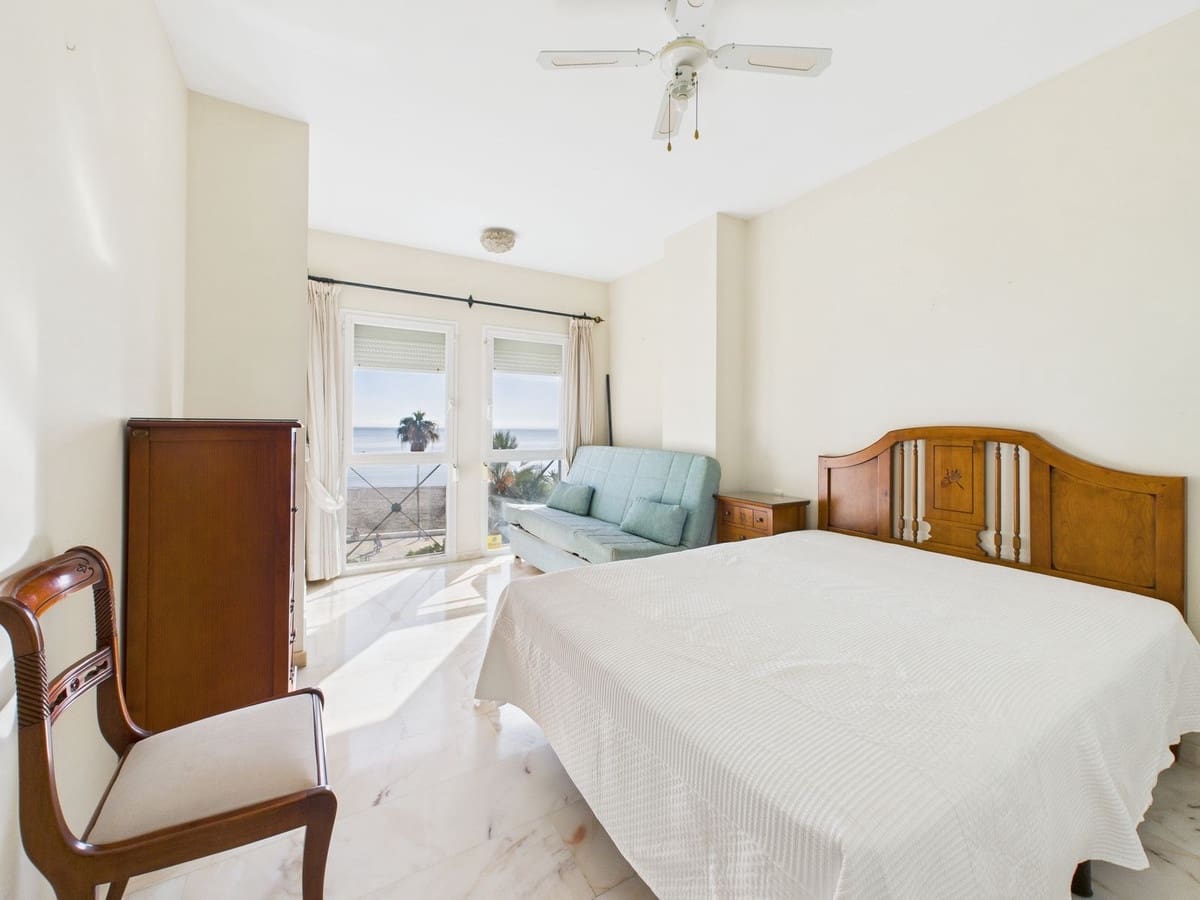 3 sovrum Lägenhet till salu i Estepona - 950 000 € (Ref: 9726295)