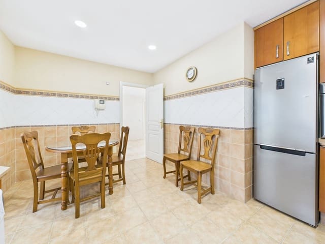 3 soveværelse Lejlighed til salg i Estepona - € 950.000 (Ref: 9726295)