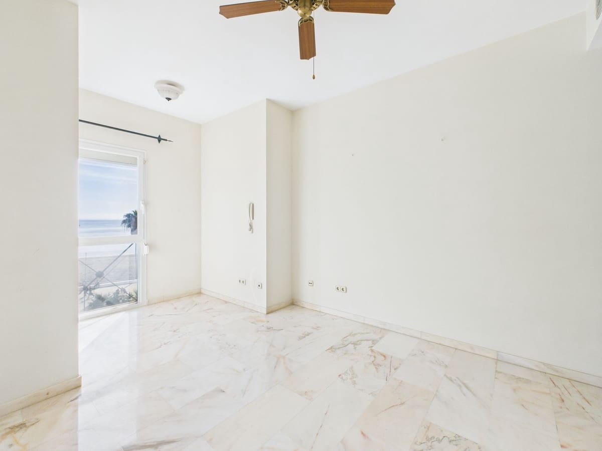 3 sovrum Lägenhet till salu i Estepona - 950 000 € (Ref: 9726295)