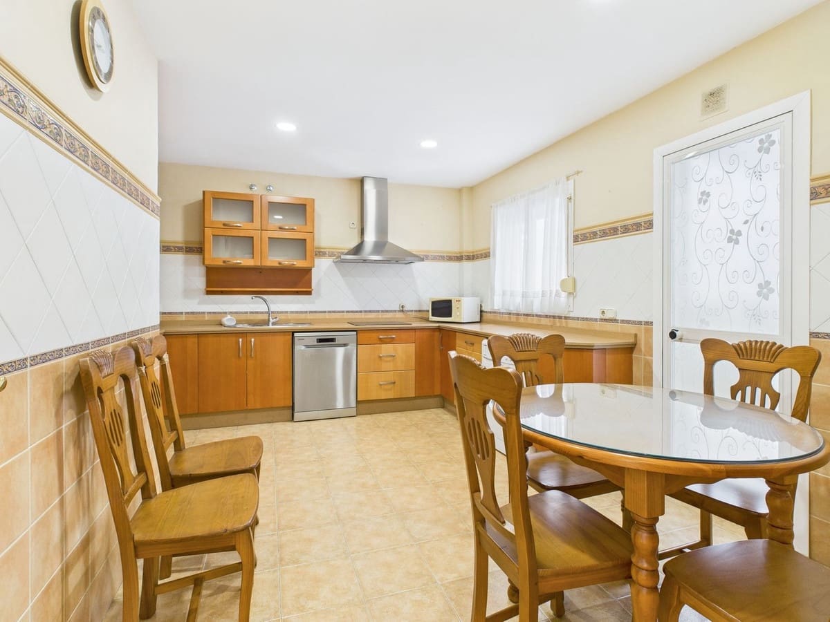 3 sovrum Lägenhet till salu i Estepona - 950 000 € (Ref: 9726295)