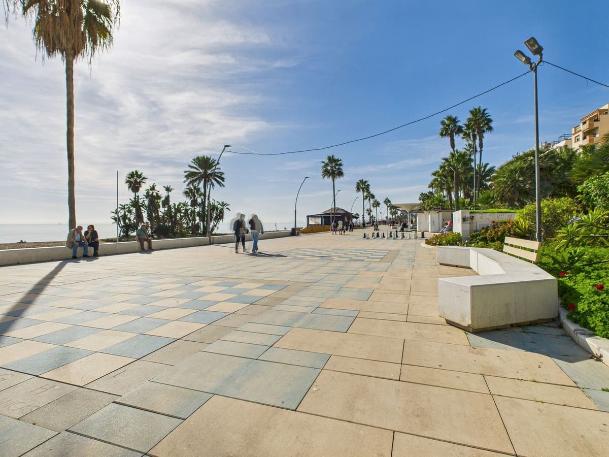 3 sovrum Lägenhet till salu i Estepona - 950 000 € (Ref: 9726295)