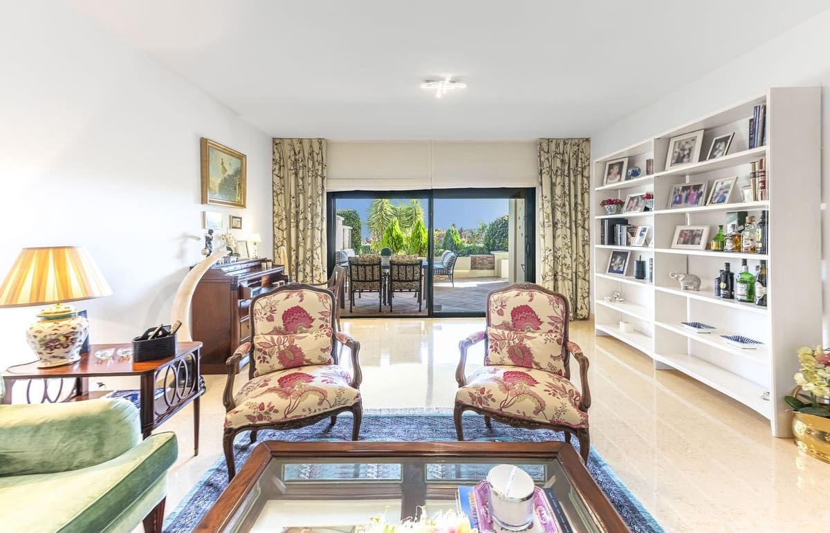 2 bedroom Apartment for sale in Benahavis - € 1,295,000 (Ref: 9731641)