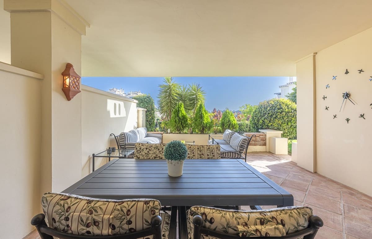 2 bedroom Apartment for sale in Benahavis - € 1,295,000 (Ref: 9731641)