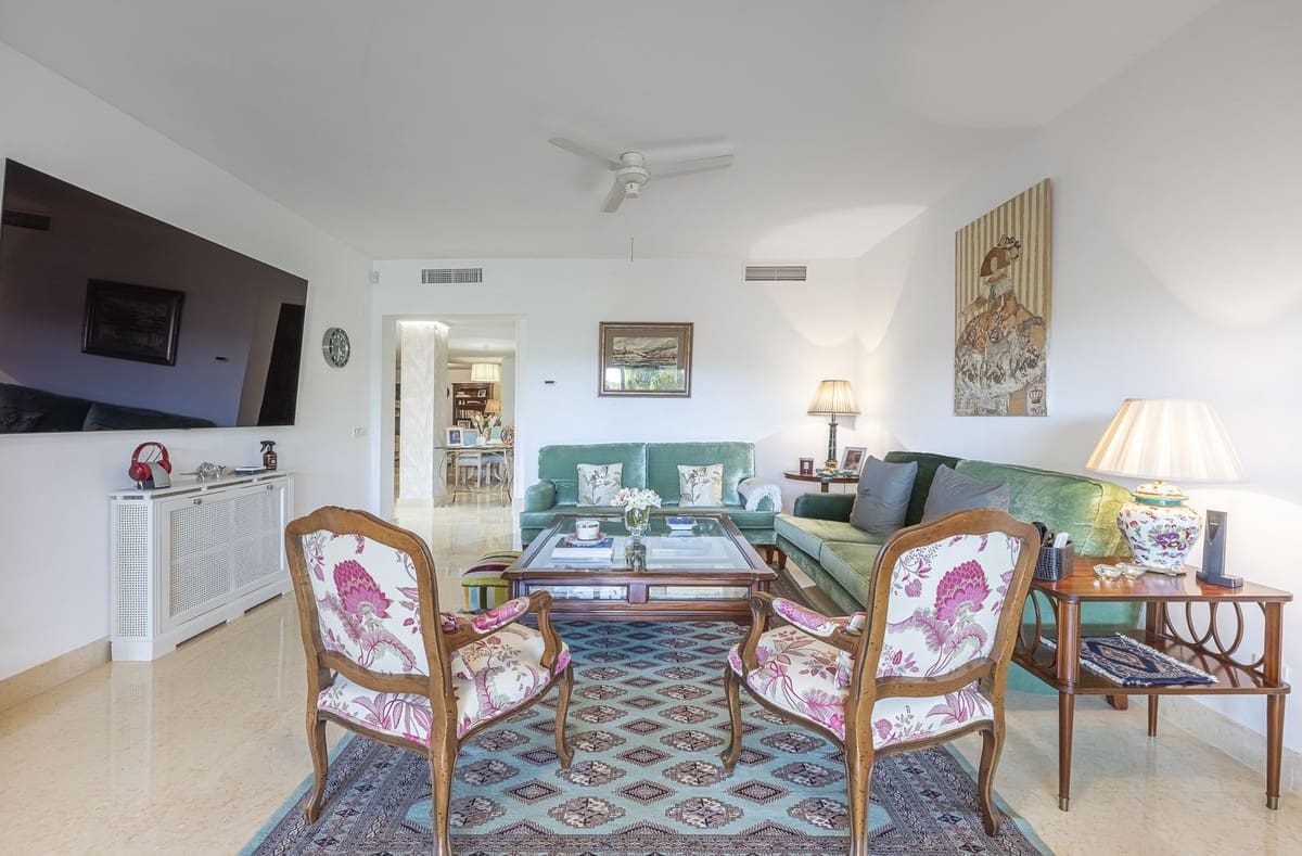 2 bedroom Apartment for sale in Benahavis - € 1,295,000 (Ref: 9731641)