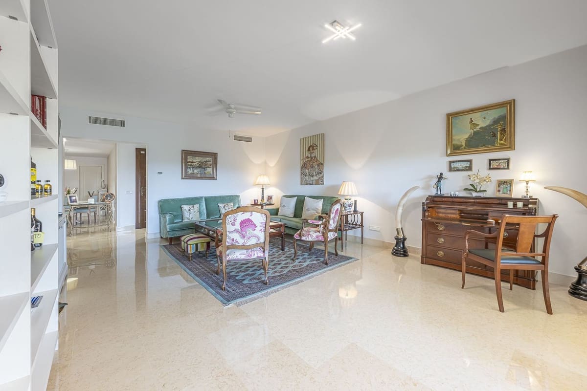 2 bedroom Apartment for sale in Benahavis - € 1,295,000 (Ref: 9731641)