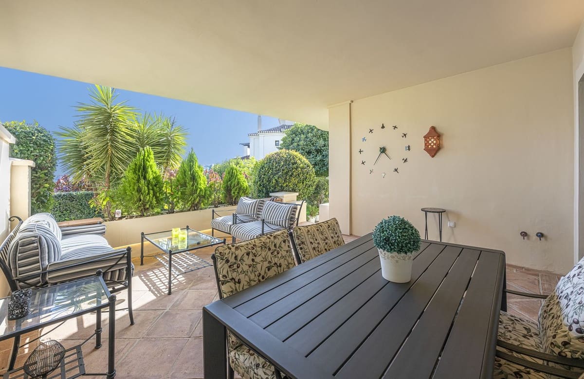 2 bedroom Apartment for sale in Benahavis - € 1,295,000 (Ref: 9731641)