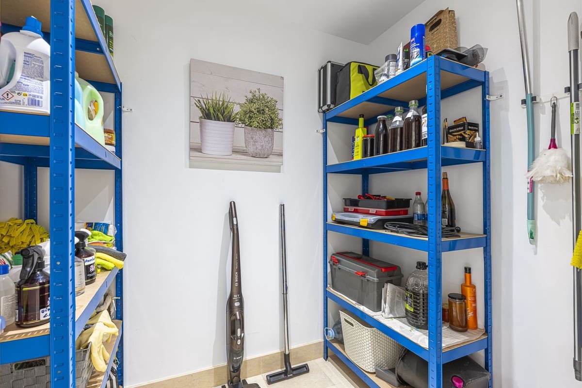 2 bedroom Apartment for sale in Benahavis - € 1,295,000 (Ref: 9731641)