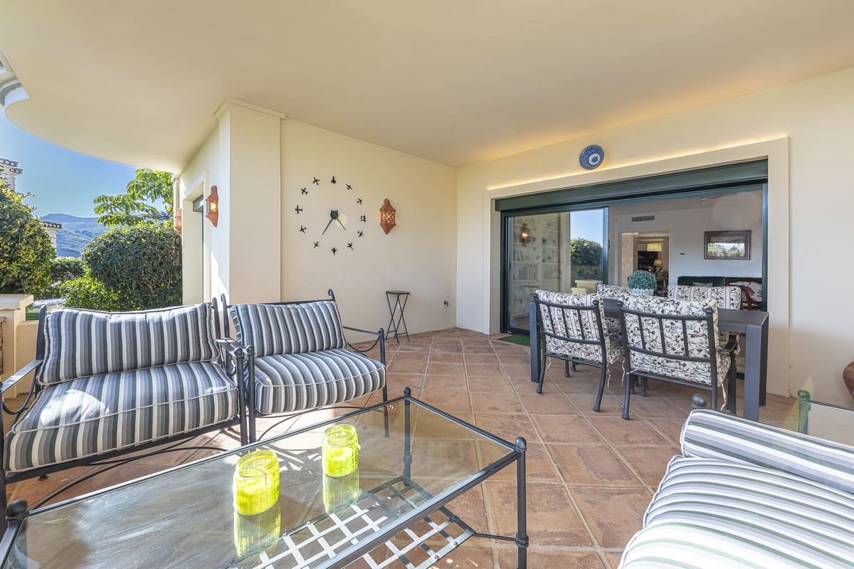 2 bedroom Apartment for sale in Benahavis - € 1,295,000 (Ref: 9731641)