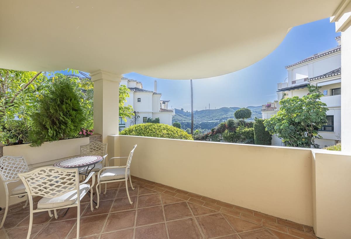 2 bedroom Apartment for sale in Benahavis - € 1,295,000 (Ref: 9731641)