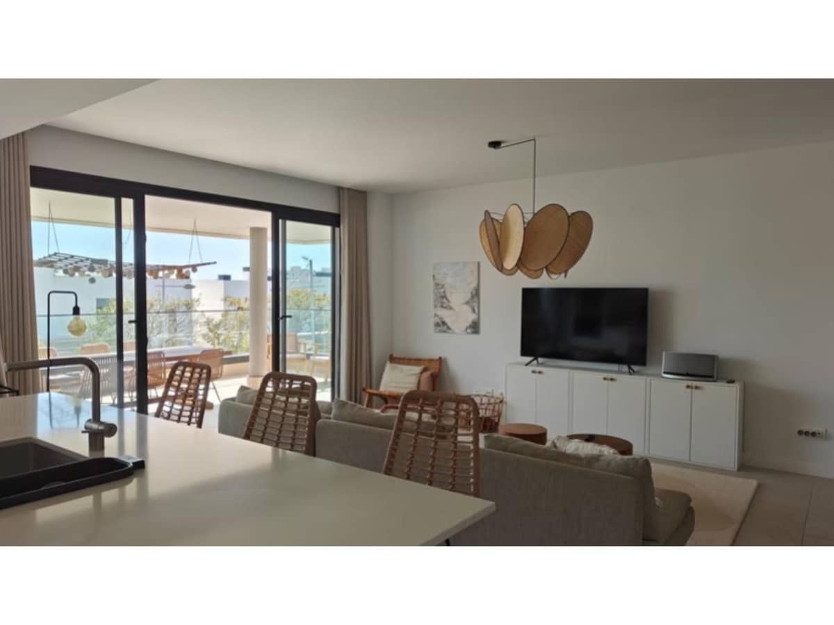 4 bedroom Apartment for sale in Estepona - € 885,000 (Ref: 9735141)