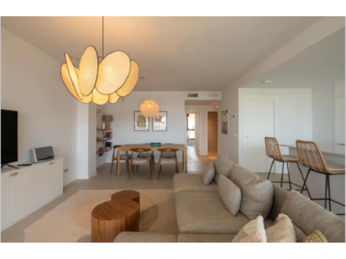4 bedroom Apartment for sale in Estepona - € 885,000 (Ref: 9735141)