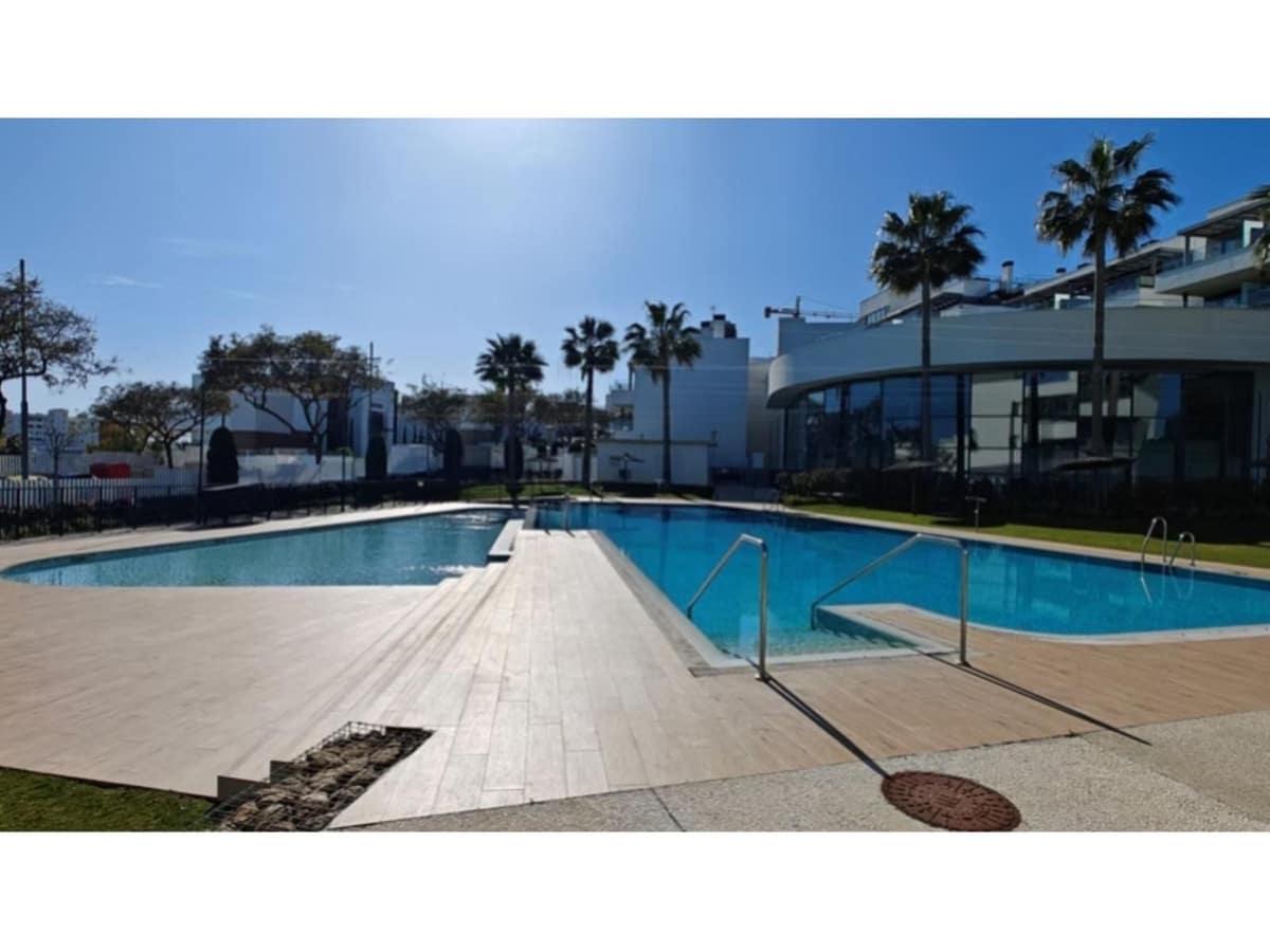 4 bedroom Apartment for sale in Estepona - € 885,000 (Ref: 9735141)