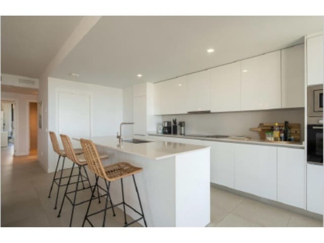 4 sovrum Lägenhet till salu i Estepona - 885 000 € (Ref: 9735141)