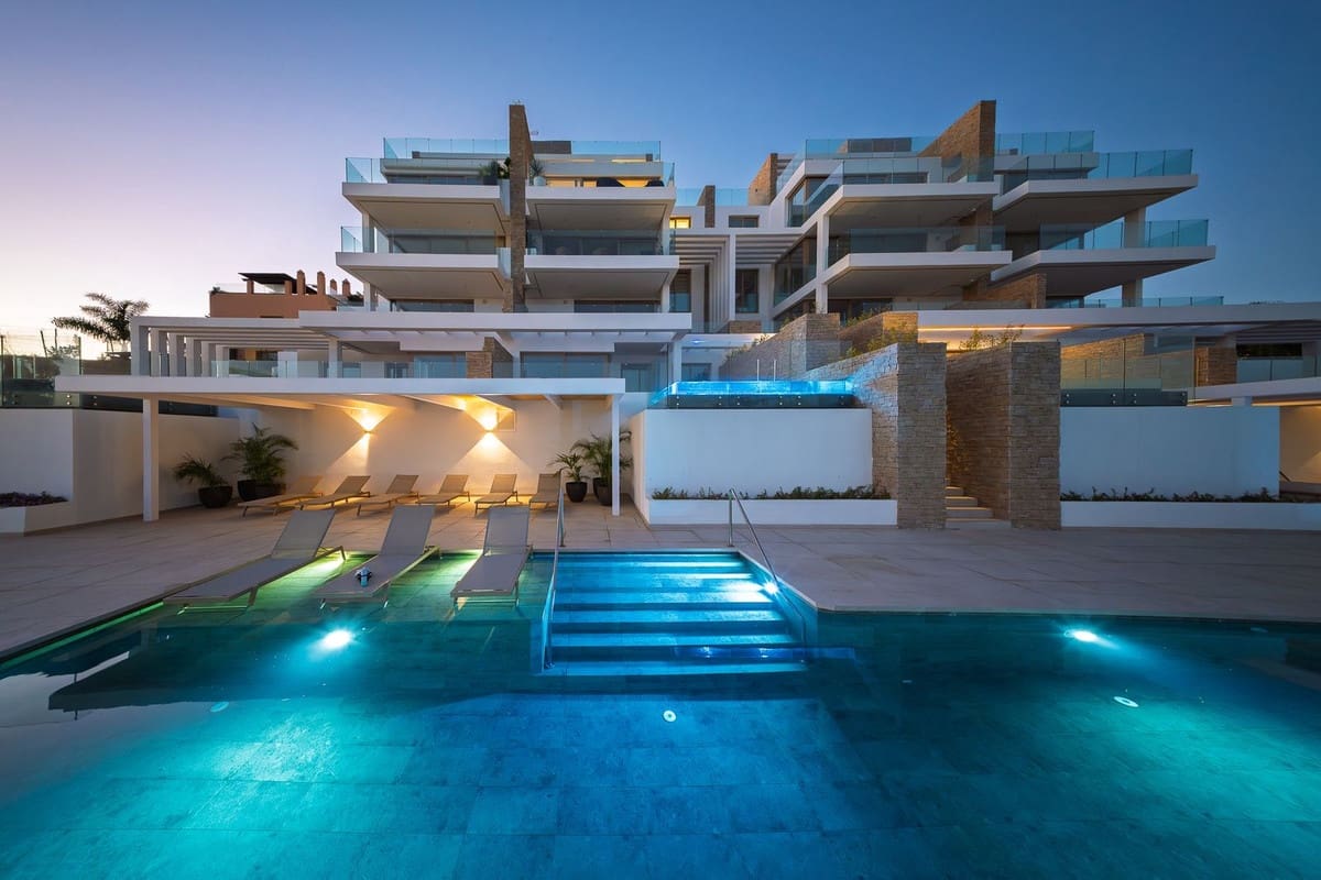 2 soveværelse Lejlighed til salg i La Cala de Mijas - € 815.000 (Ref: 9788123)