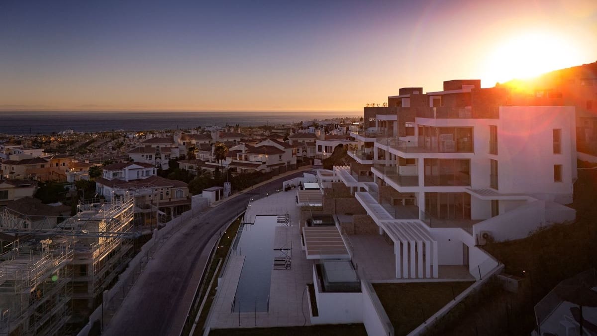 2 soveværelse Lejlighed til salg i La Cala de Mijas - € 815.000 (Ref: 9788123)