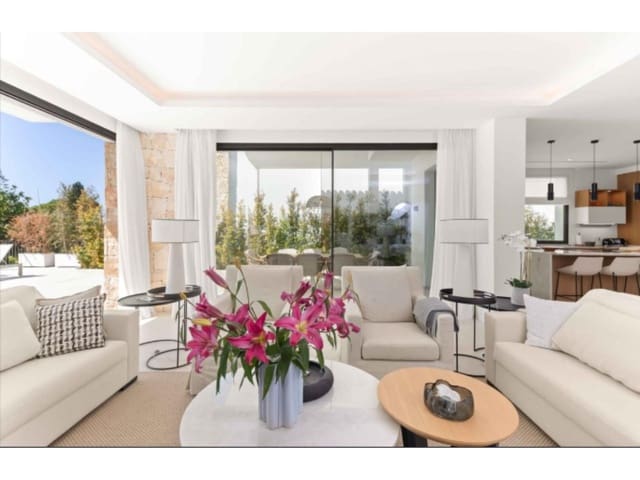 5 soveværelse Villa til salg i San Pedro de Alcantara, Marbella - € 3.695.000 (Ref: 9790208)