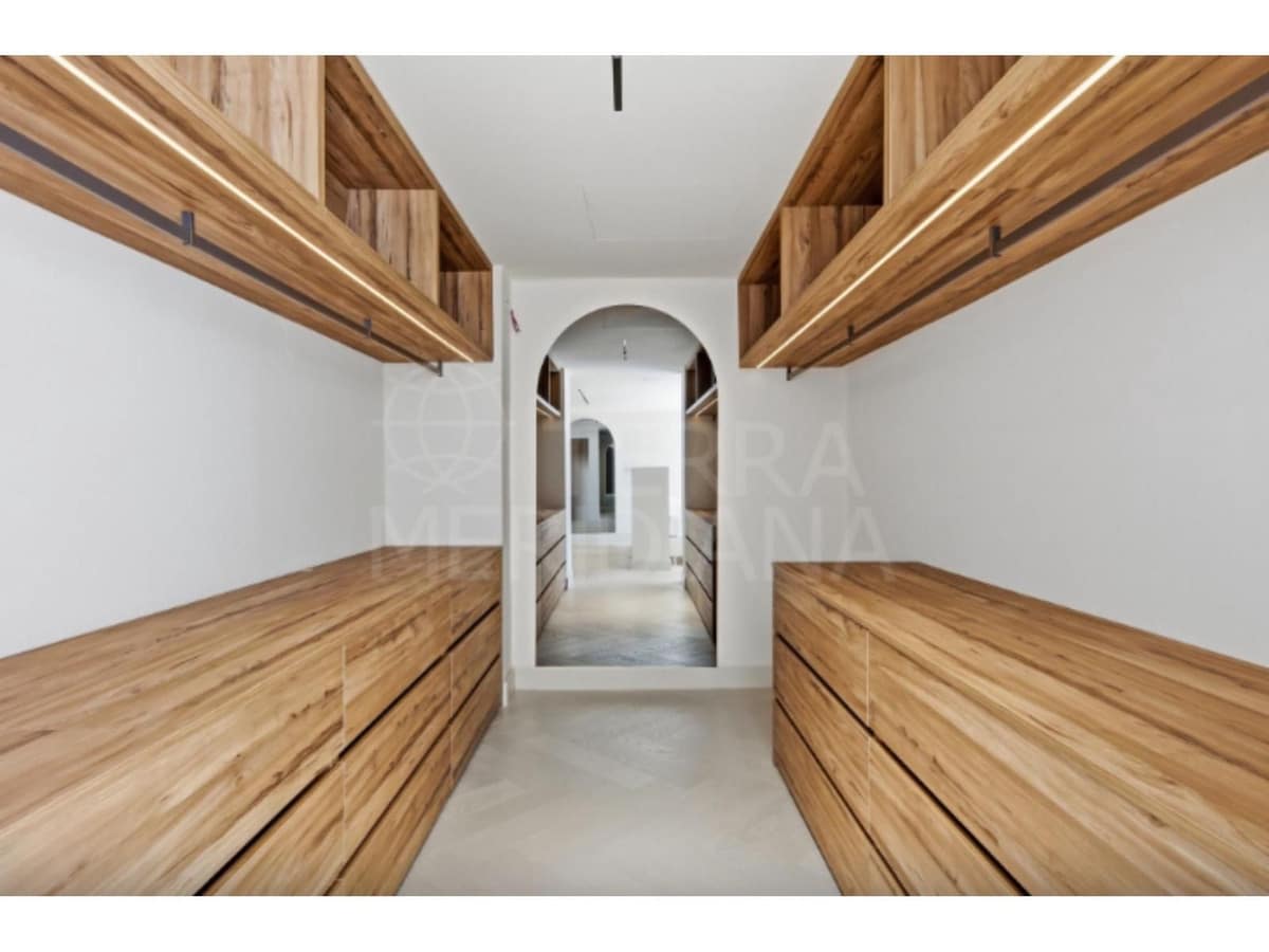 4 bedroom Apartment for sale in Benahavis - € 1,595,000 (Ref: 9794032)