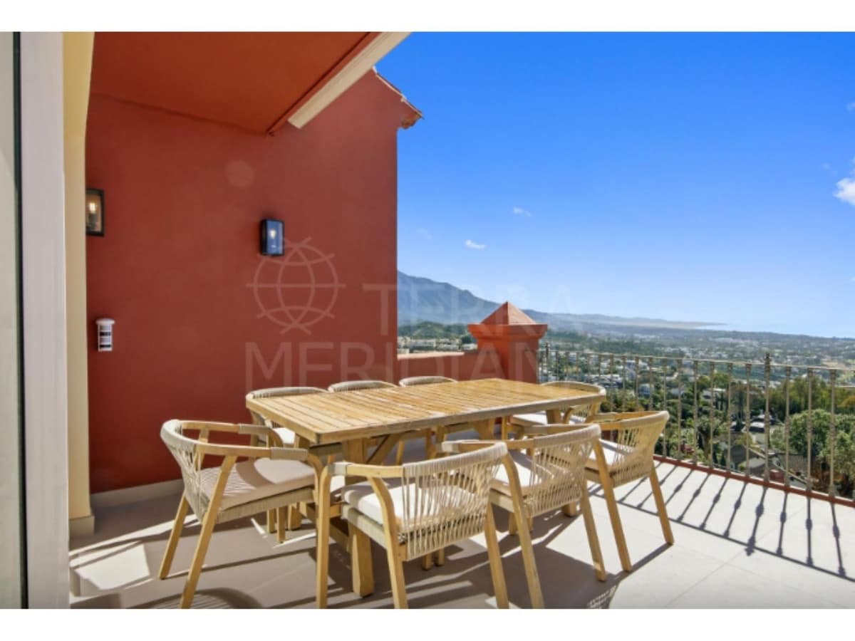 4 bedroom Apartment for sale in Benahavis - € 1,595,000 (Ref: 9794032)