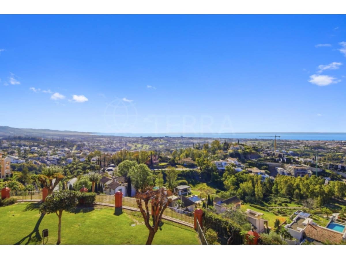 4 bedroom Apartment for sale in Benahavis - € 1,595,000 (Ref: 9794032)