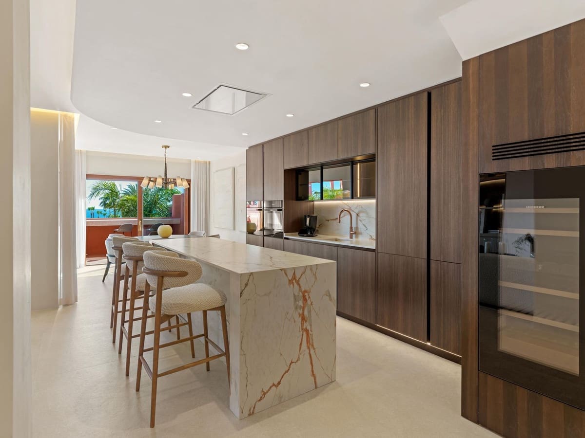 3 makuuhuone Huoneisto myytävänä paikassa New Golden Mile - 4 995 000 € (Ref: 9794033)