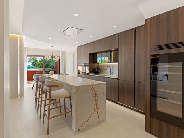 3 makuuhuone Huoneisto myytävänä paikassa New Golden Mile, Estepona - 4 995 000 € (Ref: 9794033)