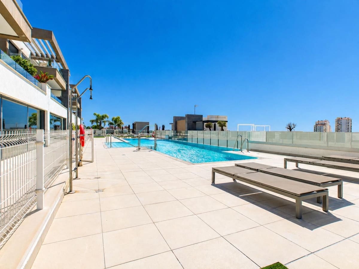 4 Zimmer Apartment zu verkaufen in Estepona - 1.250.000 € (Ref: 9806034)