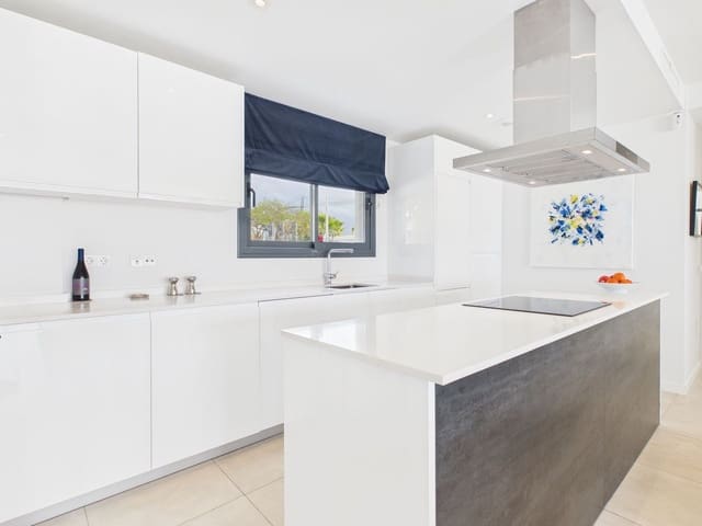 4 Zimmer Apartment zu verkaufen in Estepona - 1.250.000 € (Ref: 9806034)