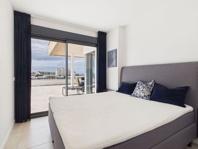 4 Zimmer Apartment zu verkaufen in Estepona - 1.250.000 € (Ref: 9806034)