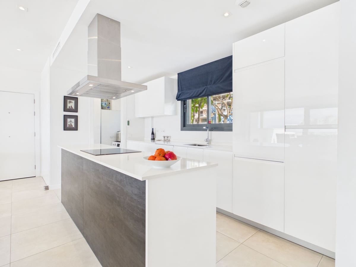 4 bedroom Apartment for sale in Estepona - € 1,250,000 (Ref: 9806034)