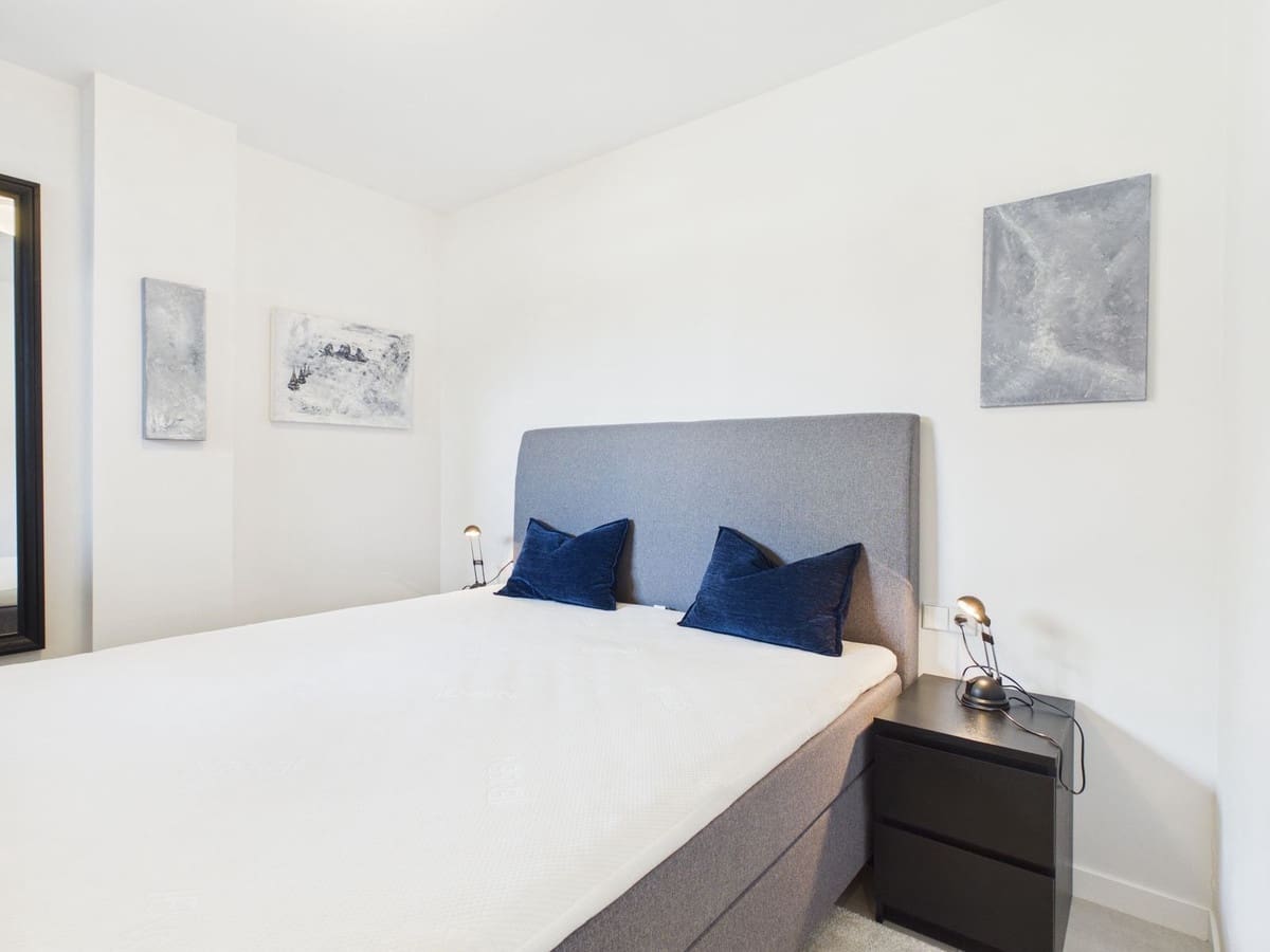 4 bedroom Apartment for sale in Estepona - € 1,250,000 (Ref: 9806034)