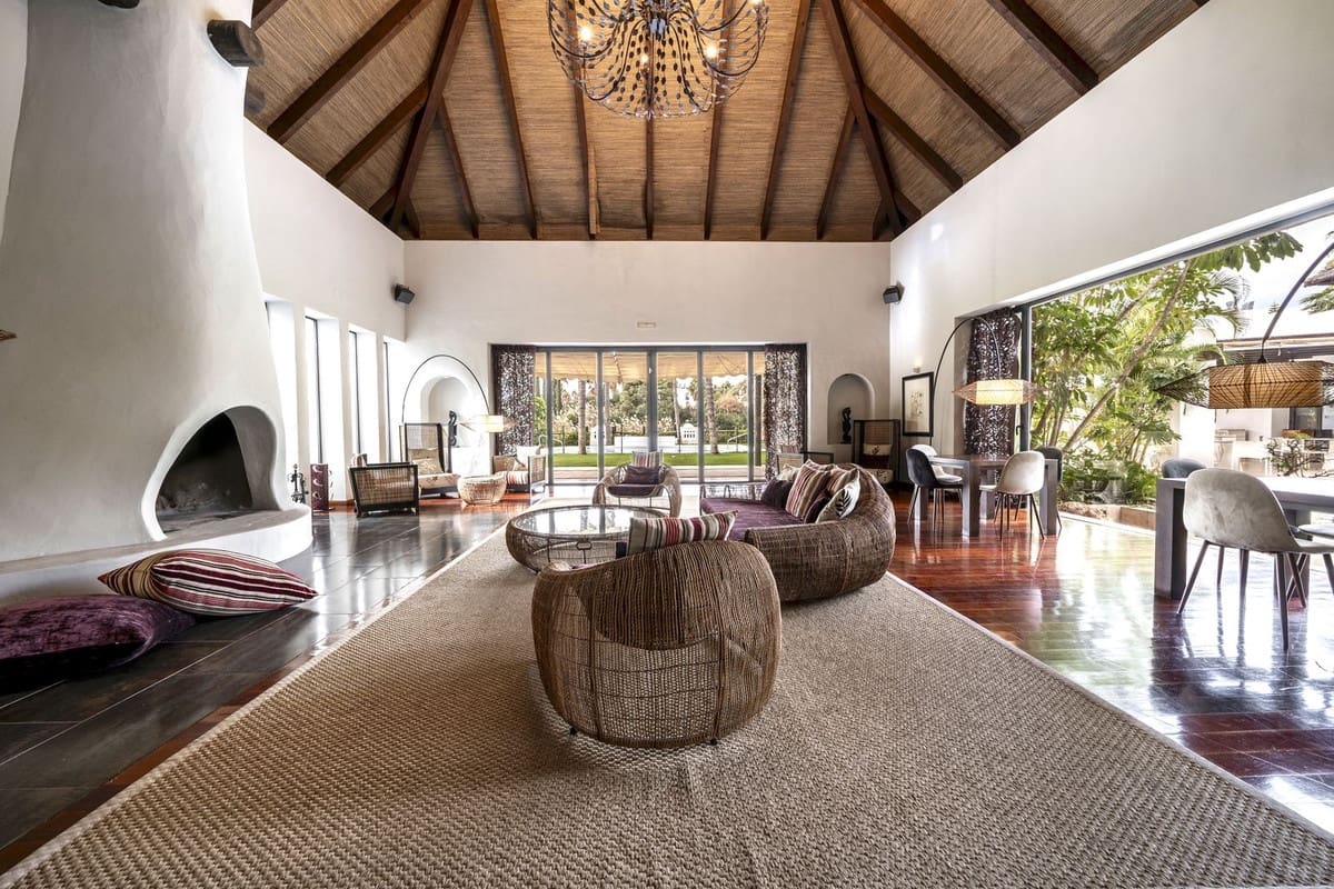 5 makuuhuone Huvila myytävänä paikassa Estepona - 1 950 000 € (Ref: 9811198)