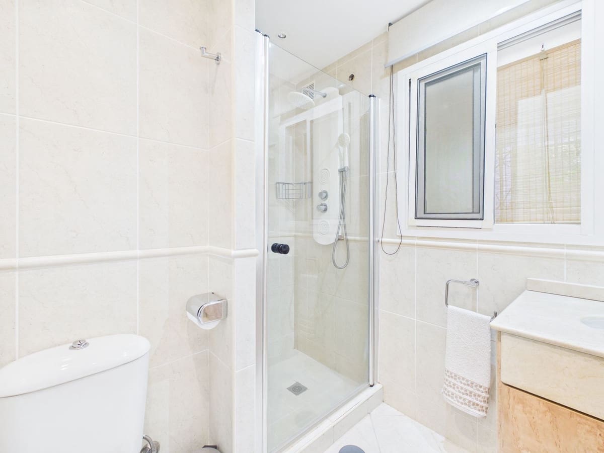 Apartamento de 2 habitaciones en La Quinta en venta - 410.000 € (Ref: 9819840)