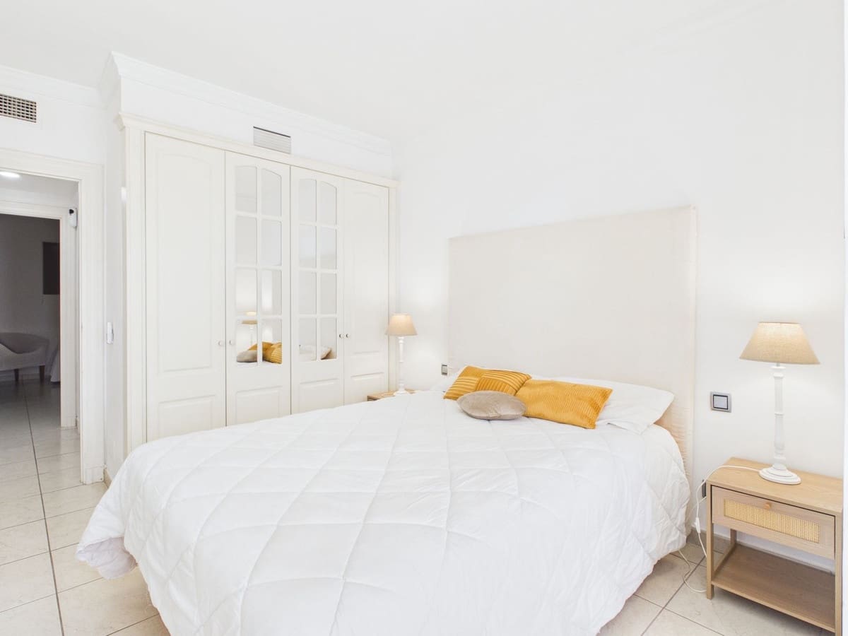 Apartamento de 2 habitaciones en La Quinta en venta - 410.000 € (Ref: 9819840)