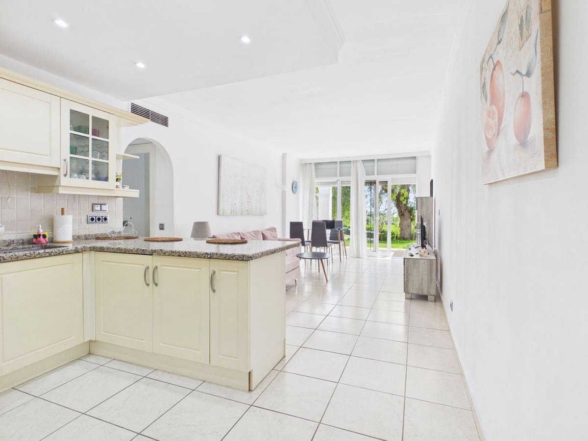 Apartamento de 2 habitaciones en La Quinta en venta - 410.000 € (Ref: 9819840)