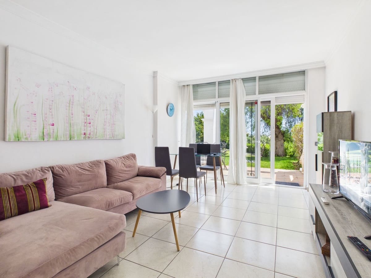 Apartamento de 2 habitaciones en La Quinta en venta - 410.000 € (Ref: 9819840)
