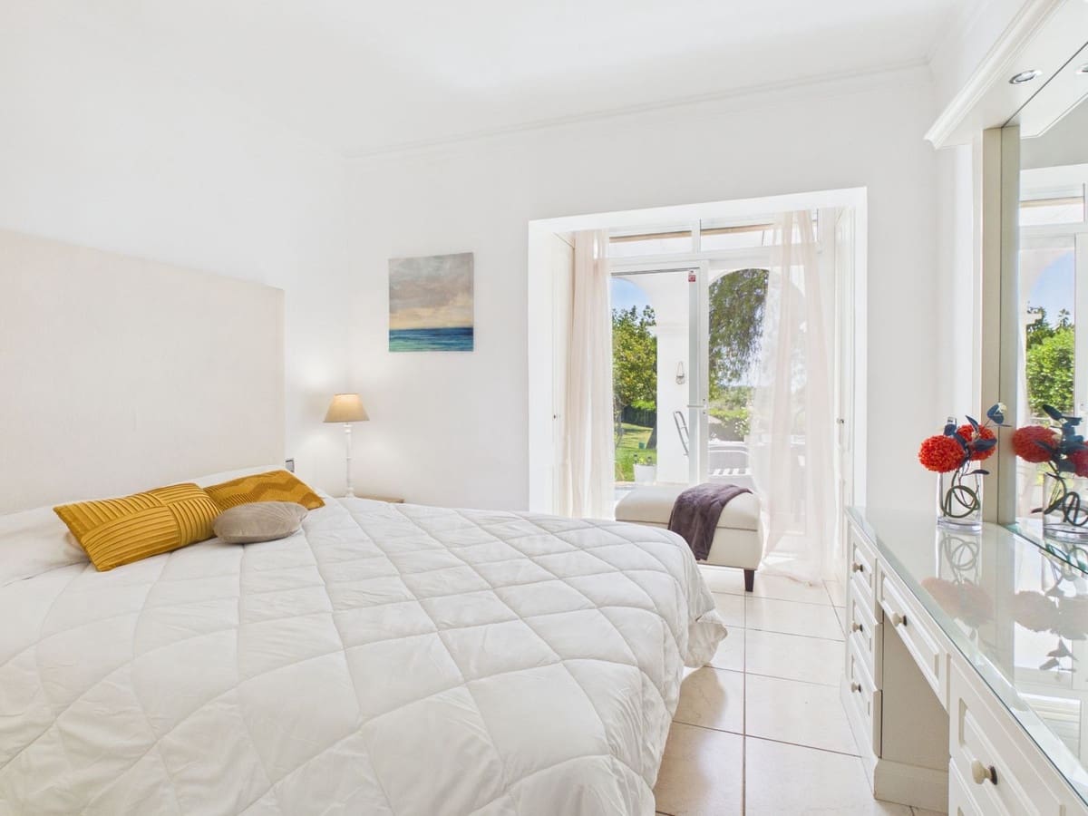 Apartamento de 2 habitaciones en La Quinta en venta - 410.000 € (Ref: 9819840)