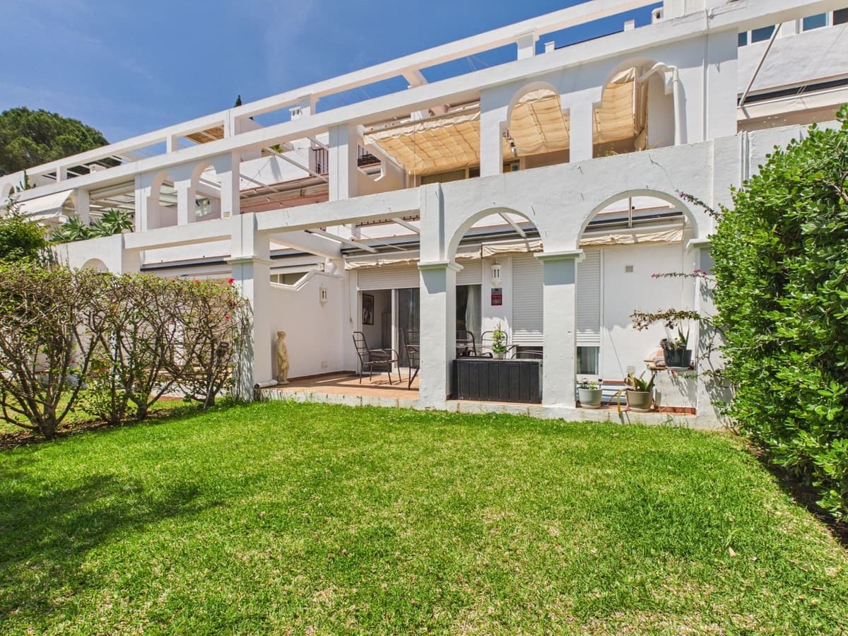 Apartamento de 2 habitaciones en La Quinta en venta - 410.000 € (Ref: 9819840)