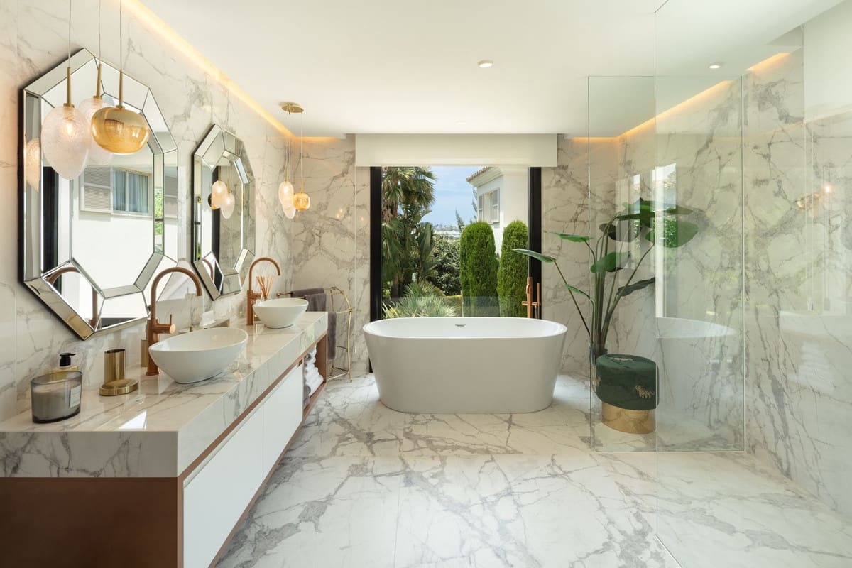 6 bedroom Villa for sale in Marbella - € 10,395,000 (Ref: 9830605)